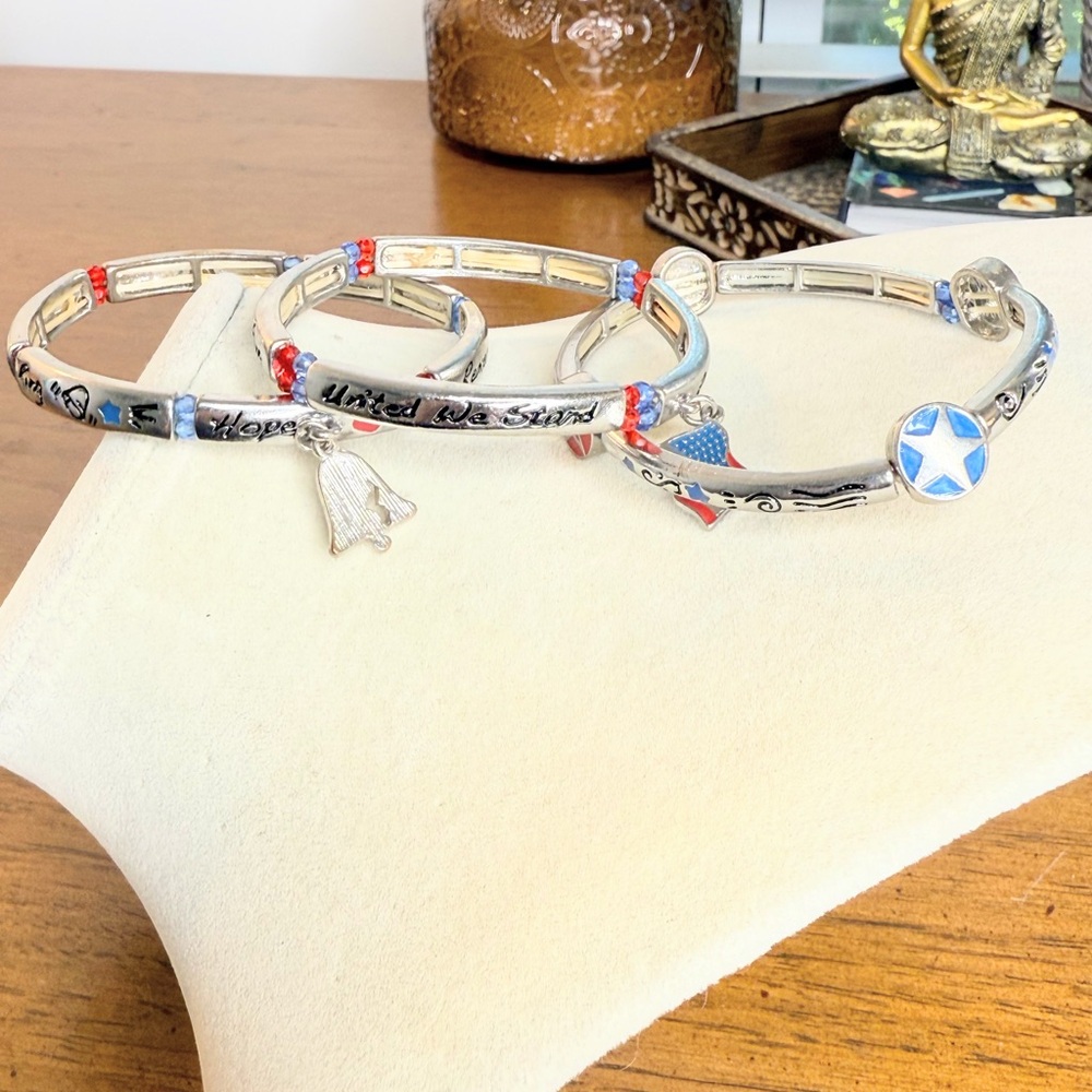 3 Patriotic Stretch Bracelets Red White Blue USA Flag Star Hope United We Stand